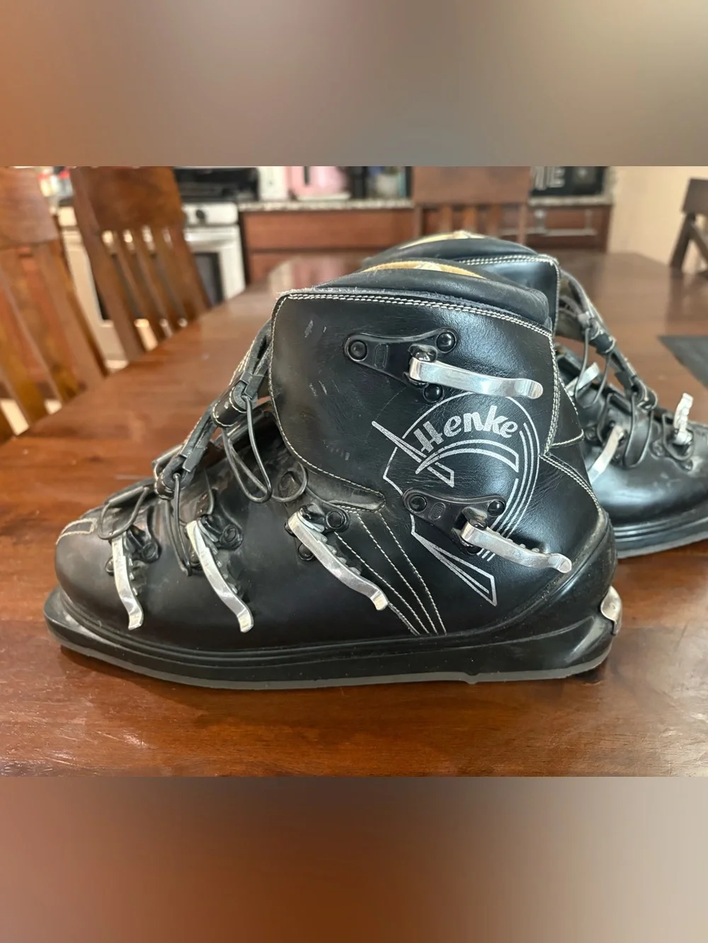 VINTAGE Henke Swiss leather ski boots from the 1960s